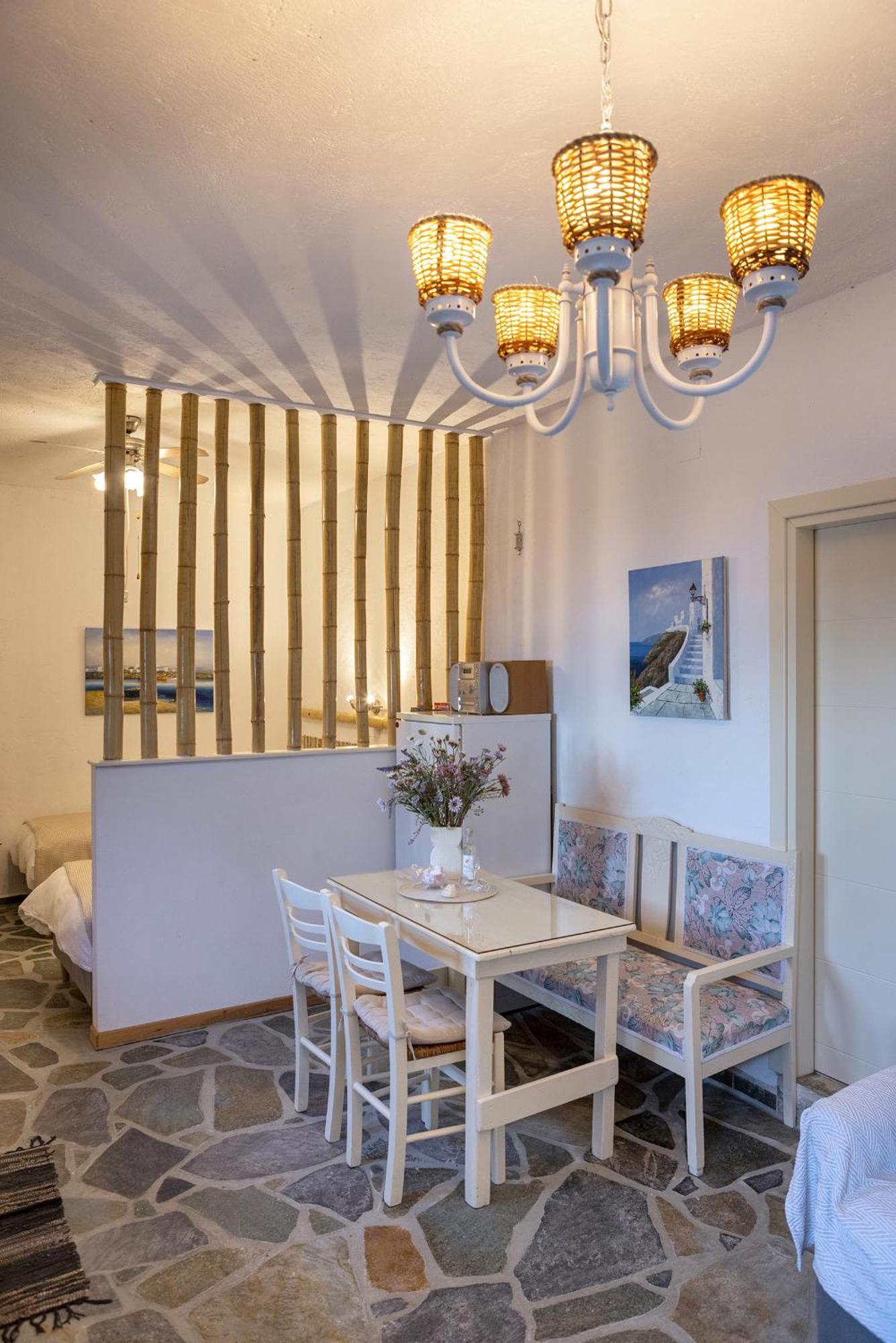 Aegean View - Seaside Apartment In Syros Azolimnos Eksteriør bilde